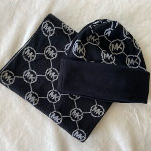 NEW Michael Kors Scarf and Hat Set